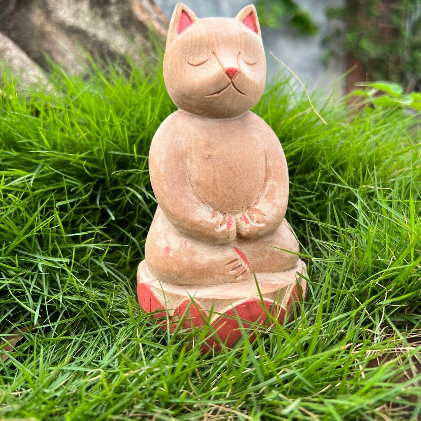 luci cat meditating cat statue.jpg