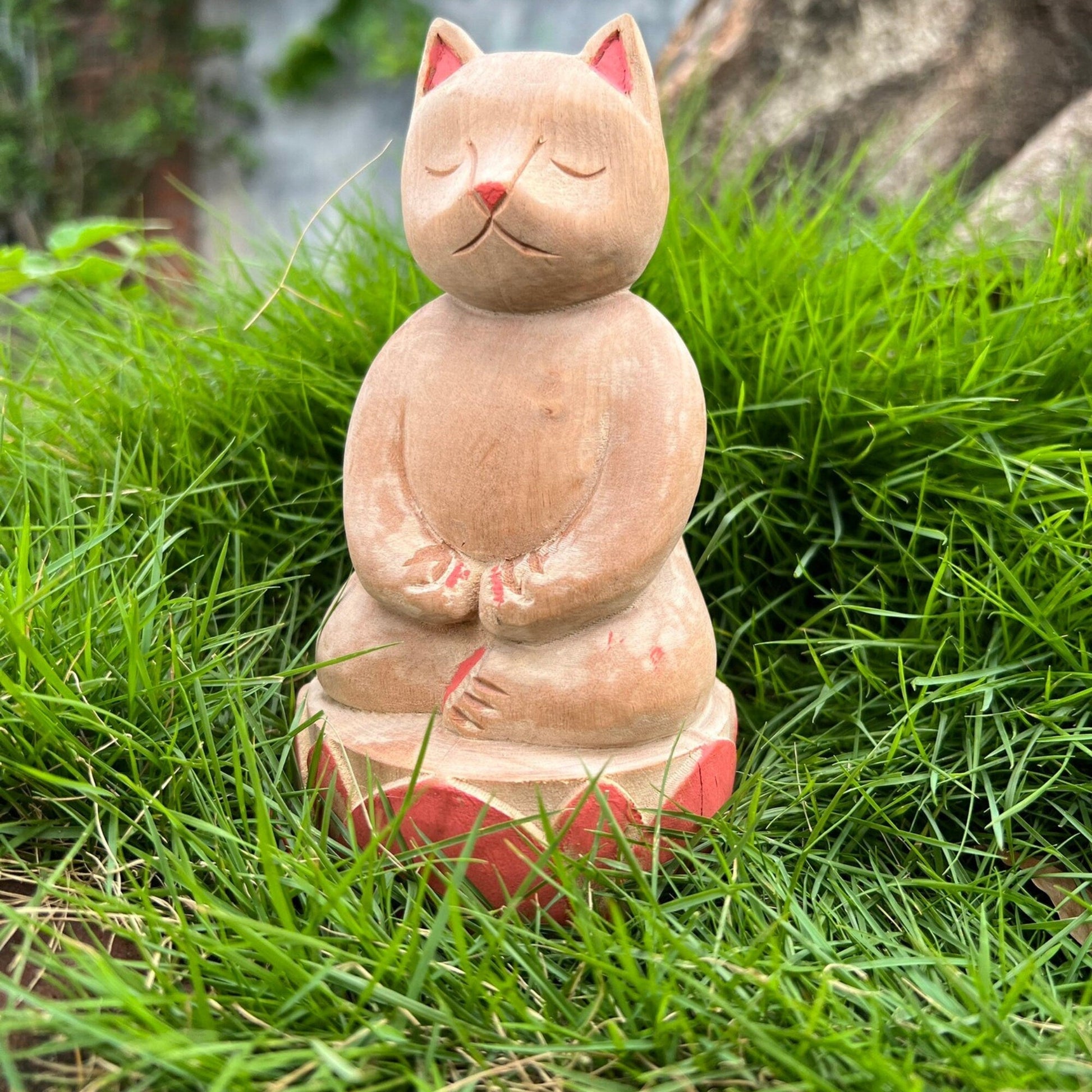 luci cat meditating cat statue 1.jpg